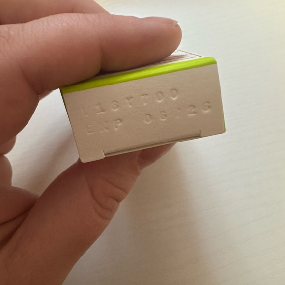 Kiehls Sunscreen - Picture 2 of 3